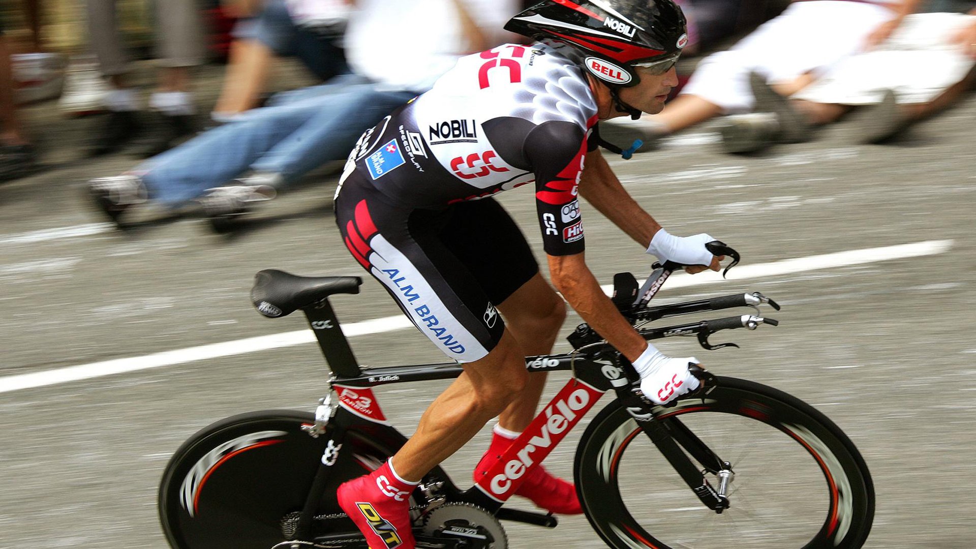 开云体育俱乐部官网-法甲豪门纷纷加强青训,延续冠军传统,法甲豪门宣布全队停薪